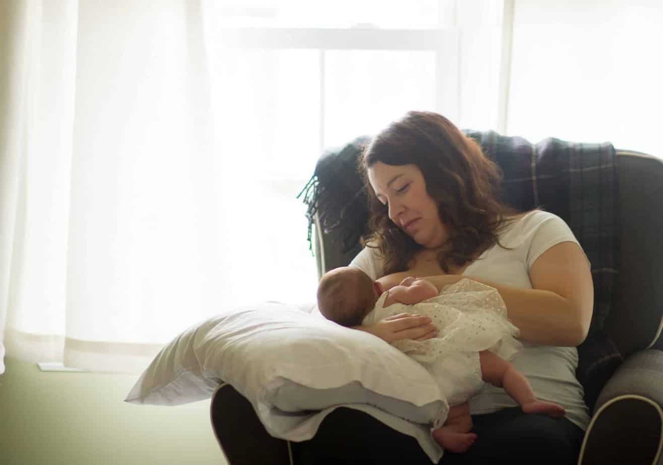 11 Helpful Latching Tips for Breastfeeding to Make Nursing Easier